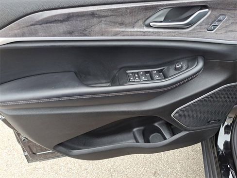 Used 2022 Jeep Grand Cherokee Limited image 22