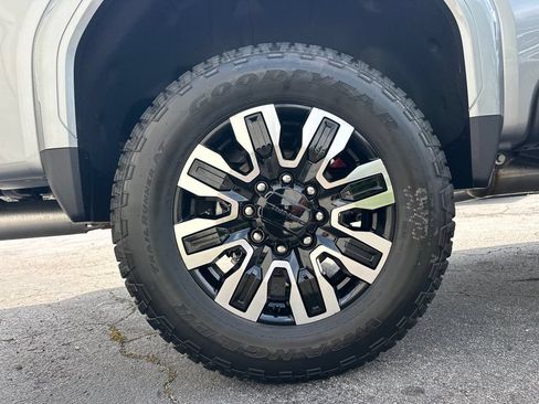 New 2026 GMC Sierra 2500 Denali Ultimate AWD/4WD image 18