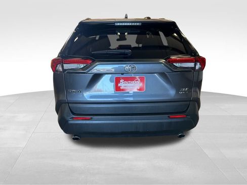 Used 2025 Toyota RAV4 XLE image 4