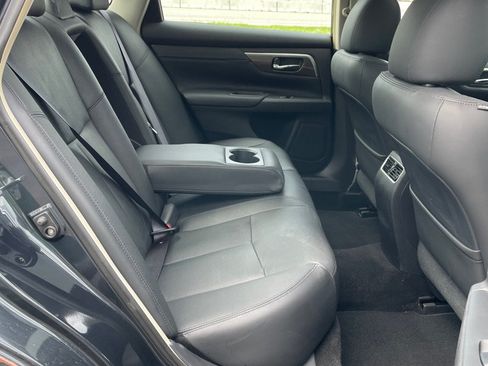 Used 2013 Nissan Altima 3.5 SL w/ Technology Pkg FWD image 23