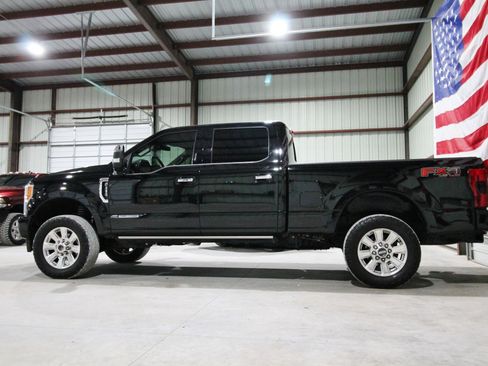 Used 2017 Ford F250 Platinum w/ Platinum Ultimate Package image 6