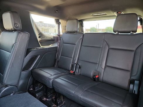 Used 2021 Chevrolet Tahoe Z71 w/ Z71 Off-Road Package AWD/4WD image 5