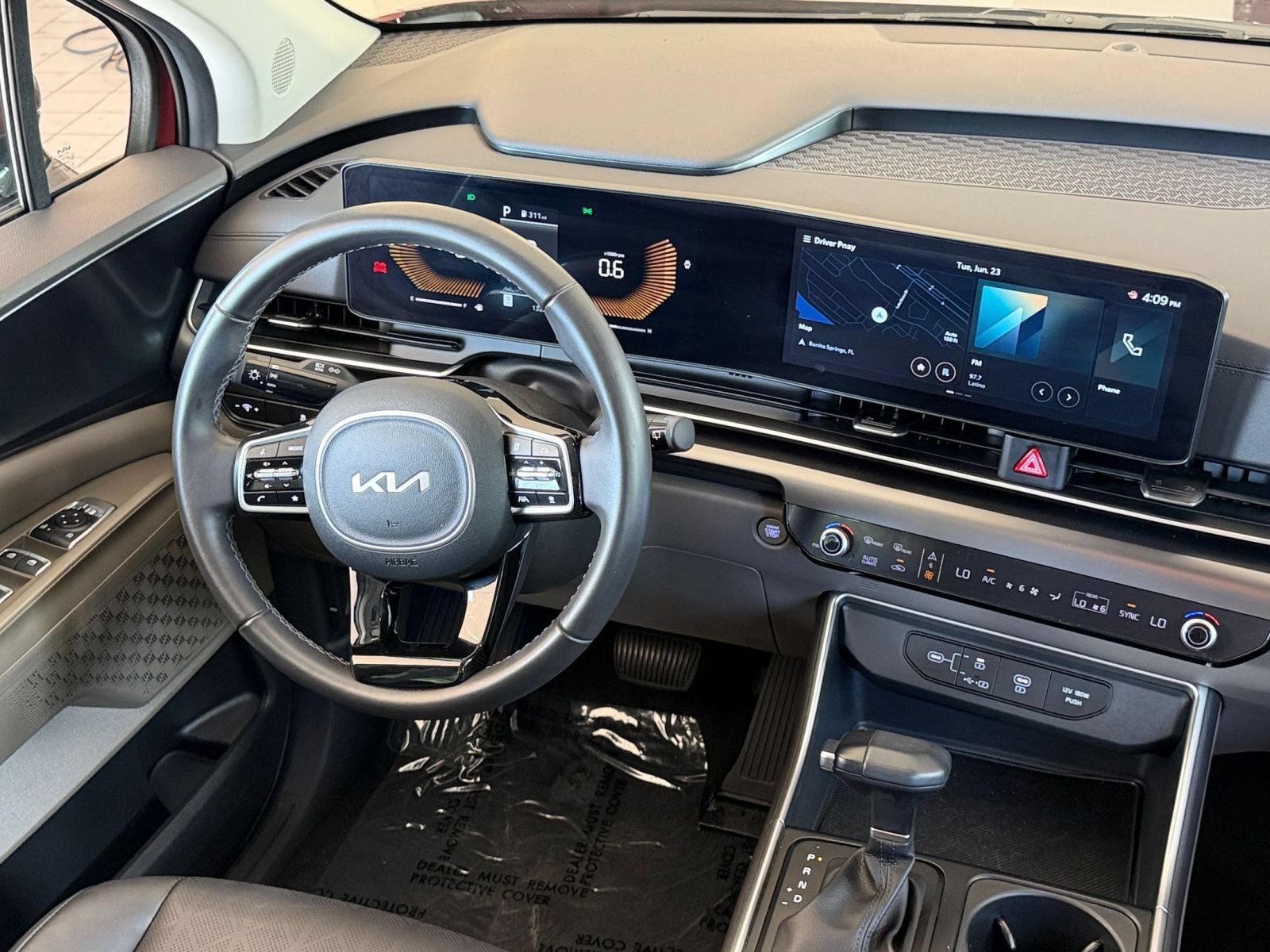 Used 2026 Kia Carnival FWD image 36