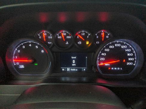 Used 2019 Chevrolet Silverado 1500 Custom w/ Custom Value Package AWD/4WD image 18