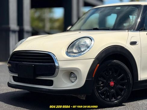 Used 2018 MINI Cooper 2-Door Hardtop FWD image 2