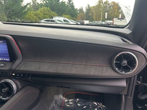 Used 2022 Chevrolet Camaro ZL1 image 27