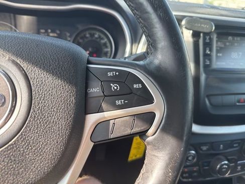 Used 2014 Jeep Cherokee Sport w/ Cold Weather Group AWD/4WD image 22