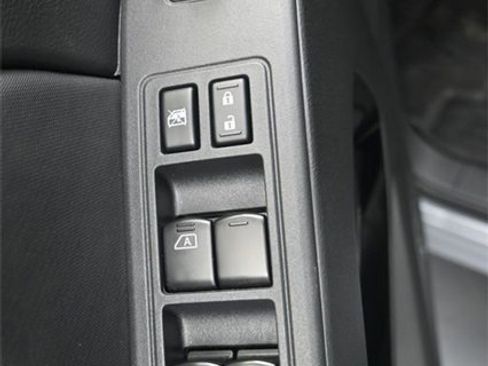 Used 2022 Nissan Frontier PRO-4X w/ Pro-4X Premium Package image 12