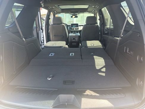 Used 2023 Chevrolet Tahoe LT w/ LT Signature Package AWD/4WD image 23