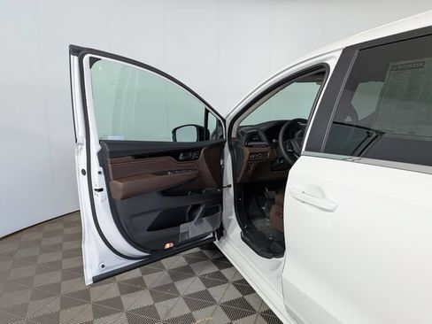 New 2026 Honda Odyssey Touring image 16
