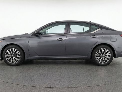 Used 2025 Nissan Altima 2.5 SV image 5