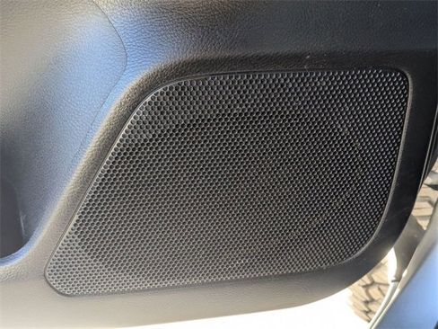 Used 2022 Toyota Tacoma TRD Off-Road image 28