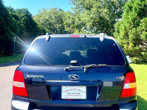 Used 2009 Kia Sorento LX image 5