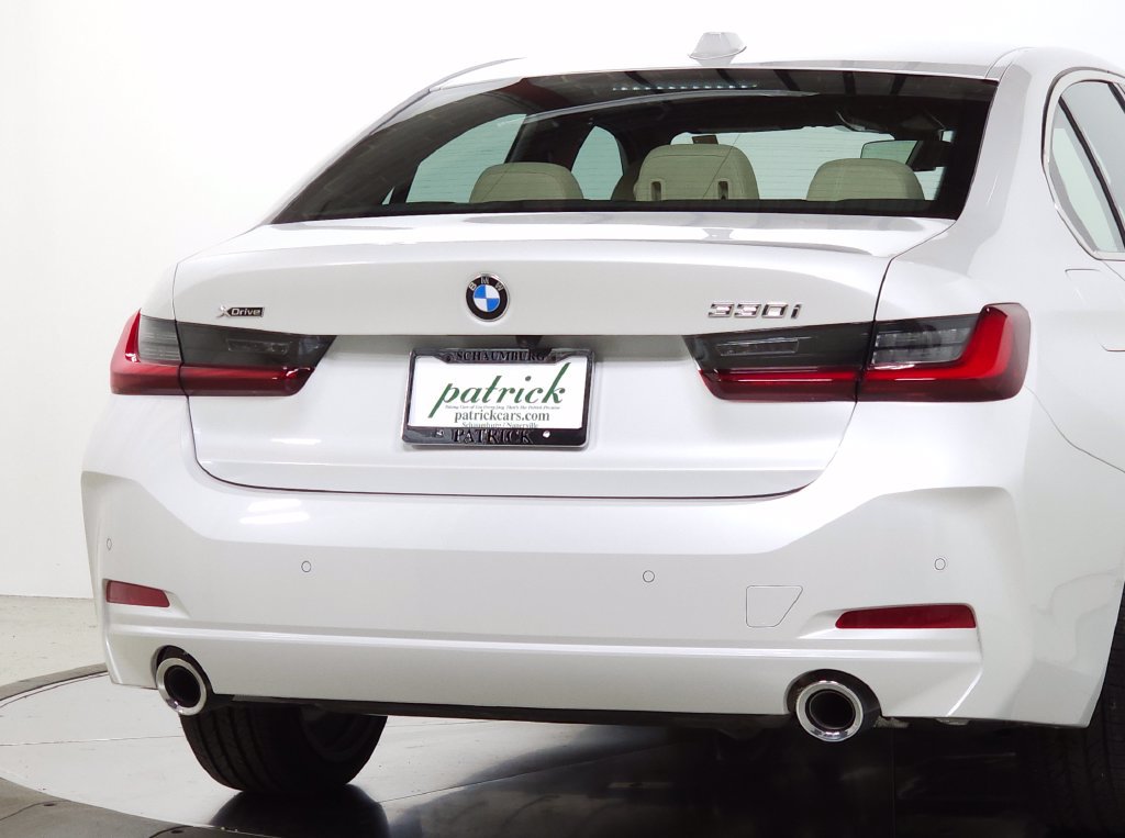 Used 2026 BMW 330i xDrive Sedan w/ Premium Package AWD/4WD image 9