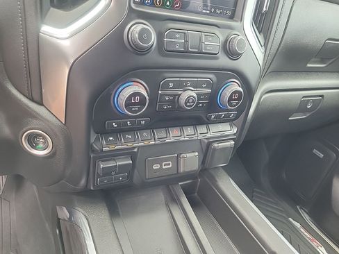 Used 2022 Chevrolet Silverado 1500 LTZ w/ LTZ Premium Package AWD/4WD image 24