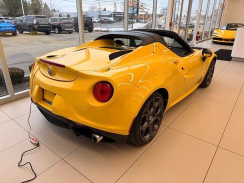 Used 2015 Alfa Romeo 4C Spider w/ Convenience Group image 5
