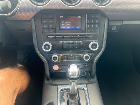 Used 2017 Ford Mustang Coupe RWD image 10