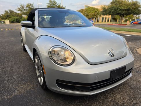 Used 2013 Volkswagen Beetle 2.5 FWD image 1