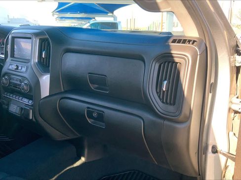 Used 2024 Chevrolet Silverado 2500 Custom w/ Custom Value Package image 18