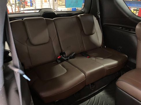 Used 2022 Nissan Armada Platinum w/ Captain's Chairs Package AWD/4WD image 8