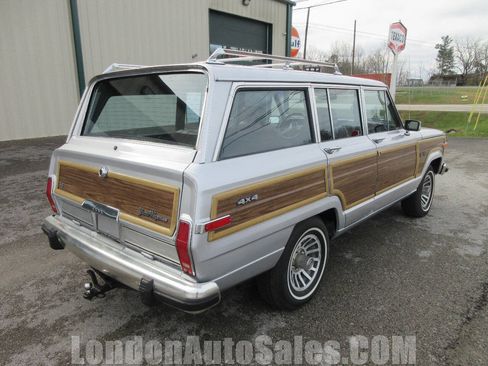 Used 1989 Jeep Grand Wagoneer AWD/4WD image 6