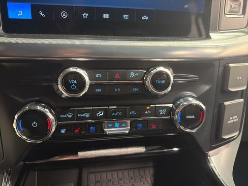 New 2025 Ford F150 Lariat w/ Equipment Group 502A High AWD/4WD image 15