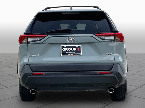 Used 2019 Toyota RAV4 XLE w/ Convenience Package FWD image 5