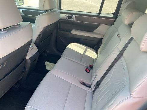 Used 2024 Hyundai Santa Fe SEL image 11