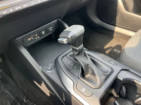 Used 2025 Kia K4 FWD image 41