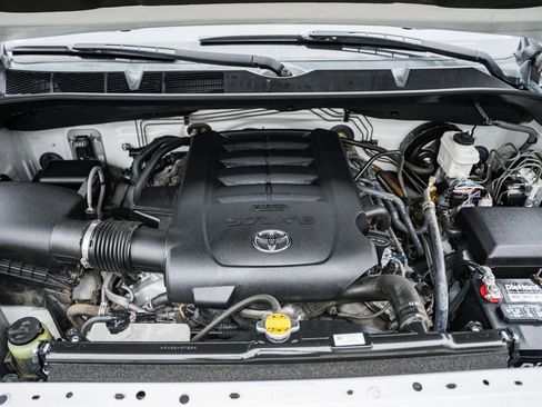 Used 2016 Toyota Tundra SR5 w/ SR5 Upgrade Package image 17