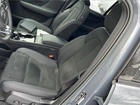 Used 2023 Volvo XC40 Recharge Ultimate image 16