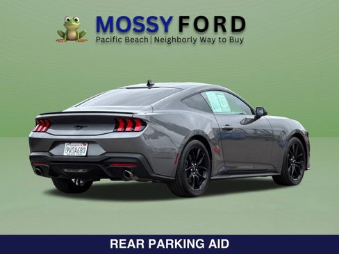 Used 2025 Ford Mustang Coupe RWD image 5