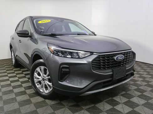 Used 2023 Ford Escape Active w/ Tech Pack #1 AWD/4WD image 3