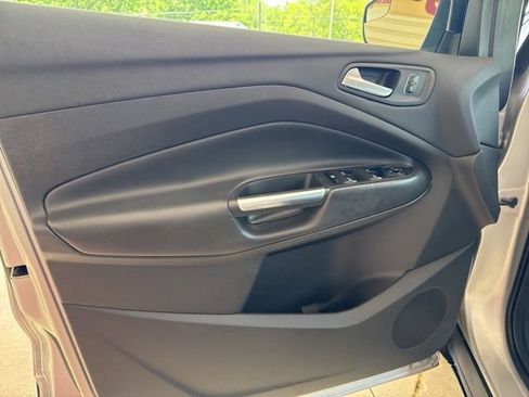 Used 2017 Ford Escape SE FWD image 14