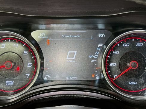 Used 2018 Dodge Charger SXT RWD image 10