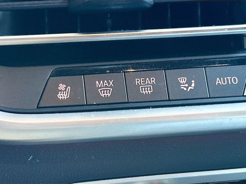 Certified 2023 BMW X6 xDrive40i w/ Executive Package image 20