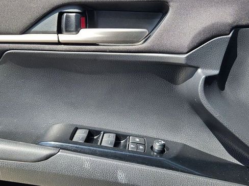 Used 2025 Toyota Camry LE image 13