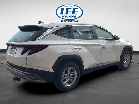 New 2026 Hyundai Tucson SE image 7