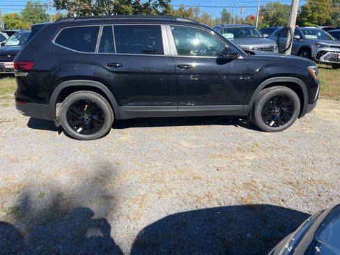 New 2026 Volkswagen Atlas SE image 4