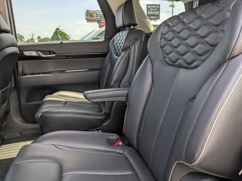 Used 2022 Hyundai Palisade Limited FWD image 16