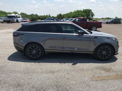 Used 2018 Land Rover Range Rover Velar R-Dynamic SE image 3