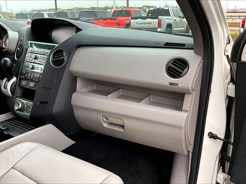 Used 2011 Honda Pilot Touring image 18