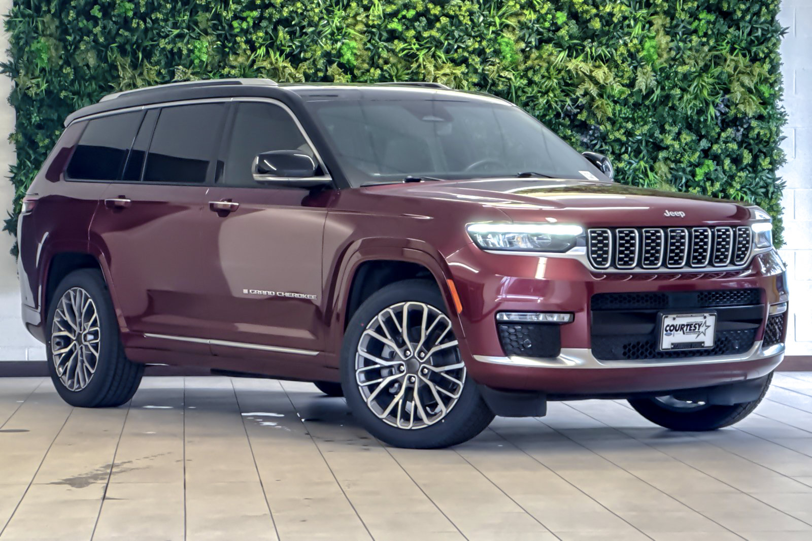 Used 2021 Jeep Grand Cherokee L Summit AWD/4WD image 1