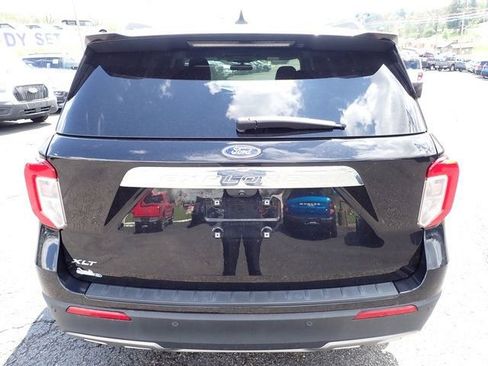 Used 2023 Ford Explorer XLT w/ Equipment Group 202A image 5