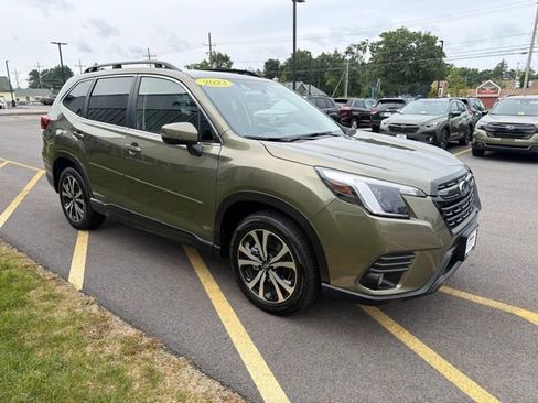 Used 2023 Subaru Forester Limited AWD/4WD image 3