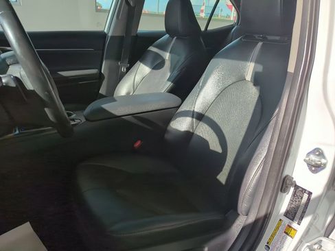 Used 2024 Toyota Camry XSE FWD image 9