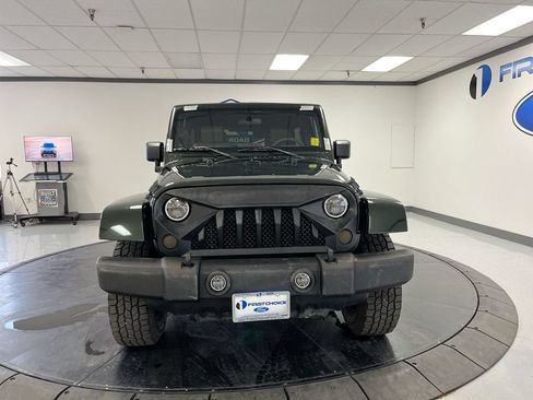 Used 2010 Jeep Wrangler Unlimited Sahara w/ Trailer Tow Group AWD/4WD image 3