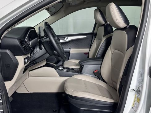 Used 2020 Ford Escape SEL image 16