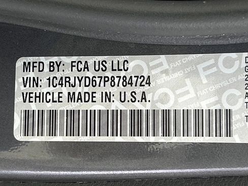 Used 2023 Jeep Grand Cherokee Overland w/ Luxury Tech Group IV AWD/4WD image 40
