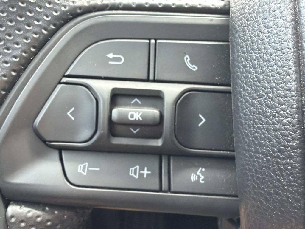 Used 2025 Toyota Tacoma SR5 RWD image 15